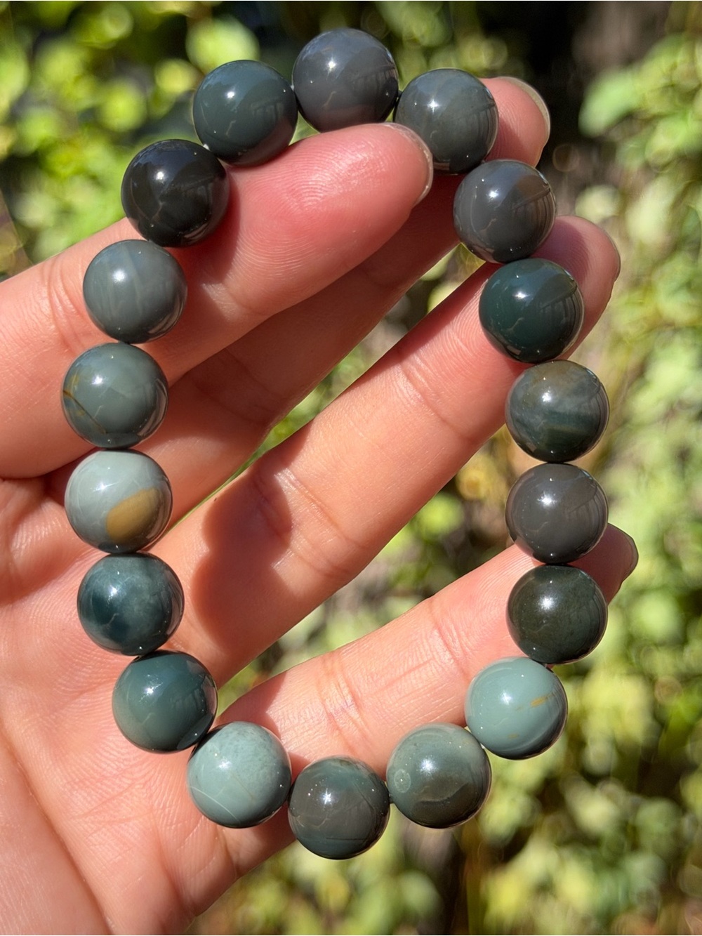 11mm Stretchable Green Alashan Agate Bracelet 2461 - Picture 2 of 8